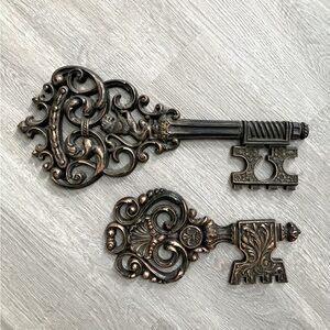 Vintage Syroco / Dart Gold Skelton Key Wall Decor Set Of 2 Lion Fleur De Lis